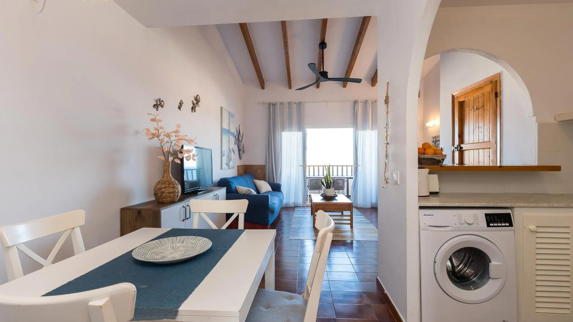 Apartamento Letitia Arenal d'en Castell Spain